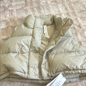 Lululemon Wunder-Puff Super cropped Vest